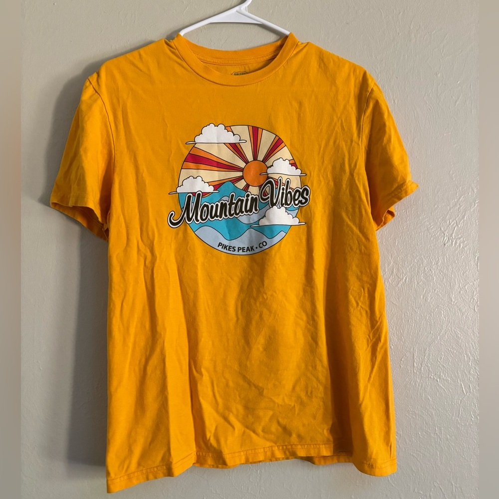 Mountain Vibes Tshirt